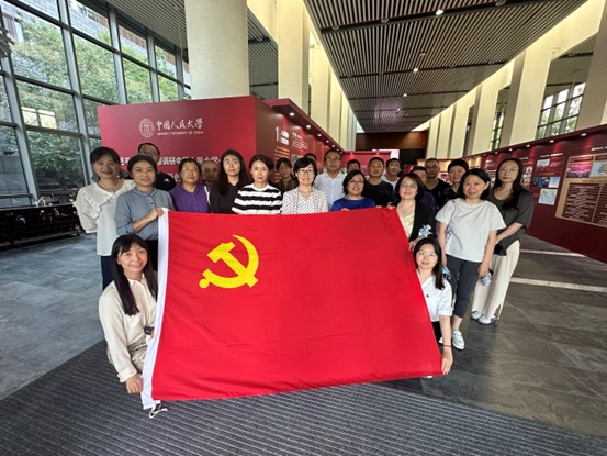 继续教育学院组织参观习近平总书记考察调研英国上市公司官网365一周年主题展 图片1.jpg